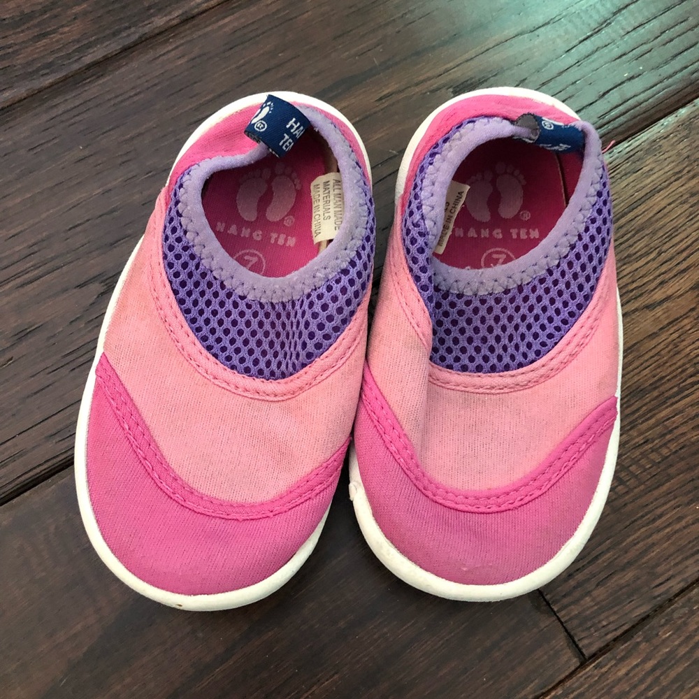 Hang Ten water shoes